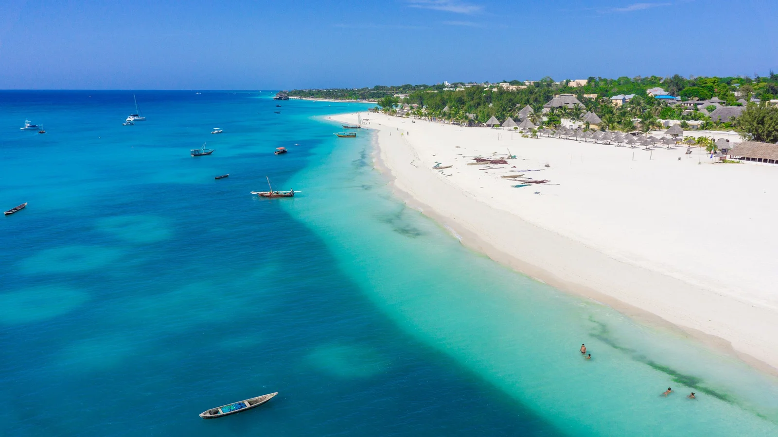 Turquoise water and white sand beach on Zanzibar